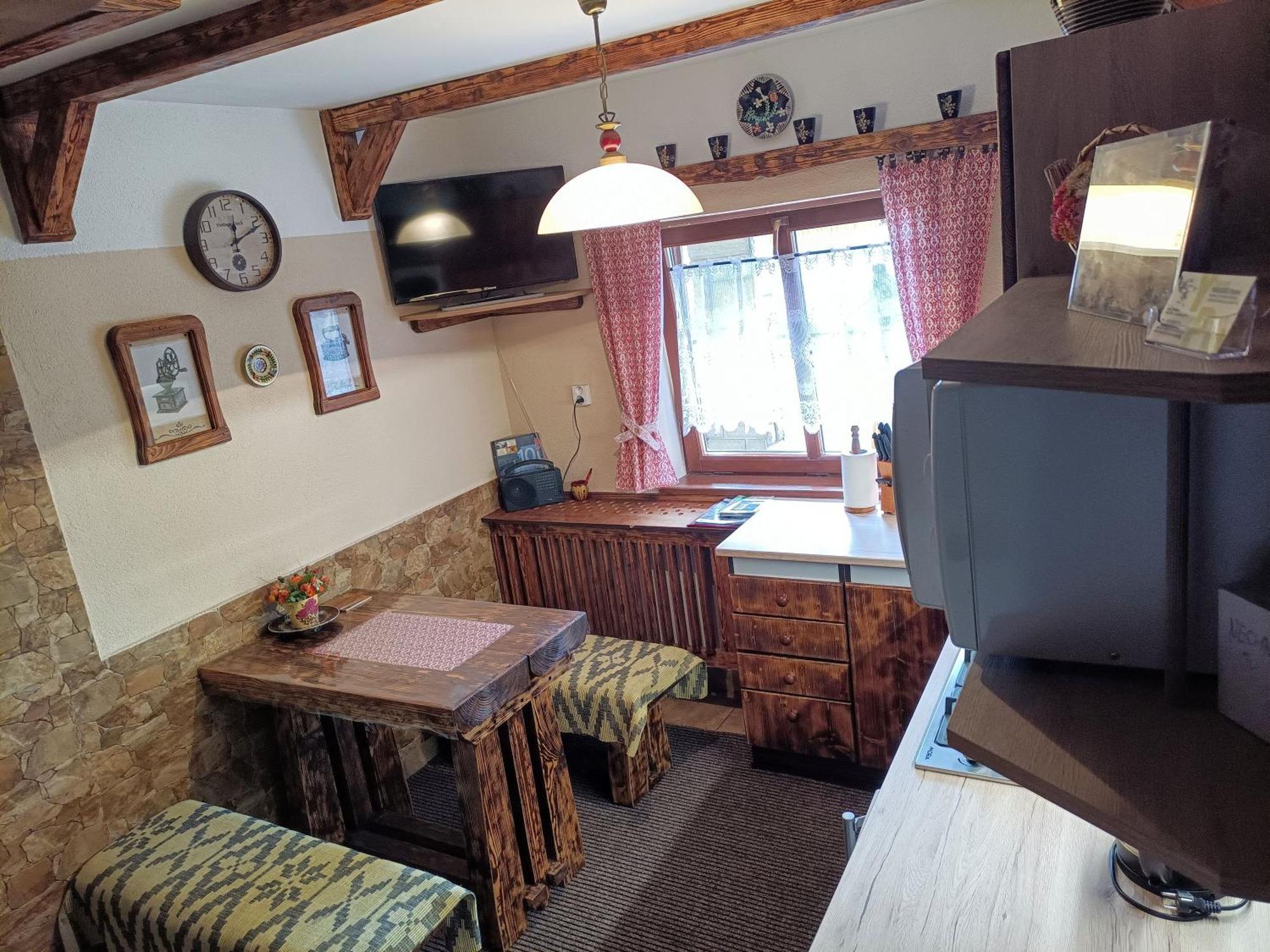 Yellow Paradise House ฮราบูชิเซ ภายนอก รูปภาพ