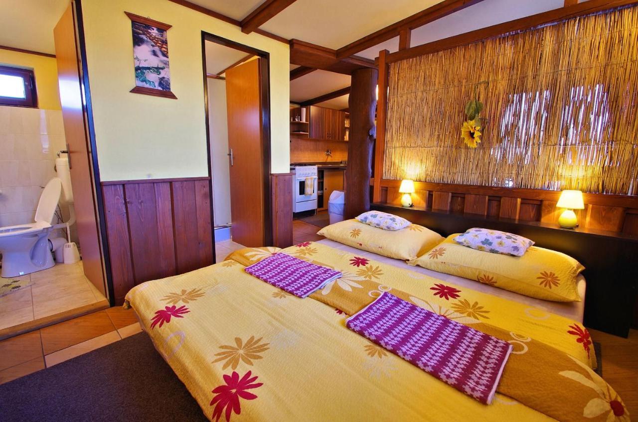 Yellow Paradise House ฮราบูชิเซ ห้อง รูปภาพ