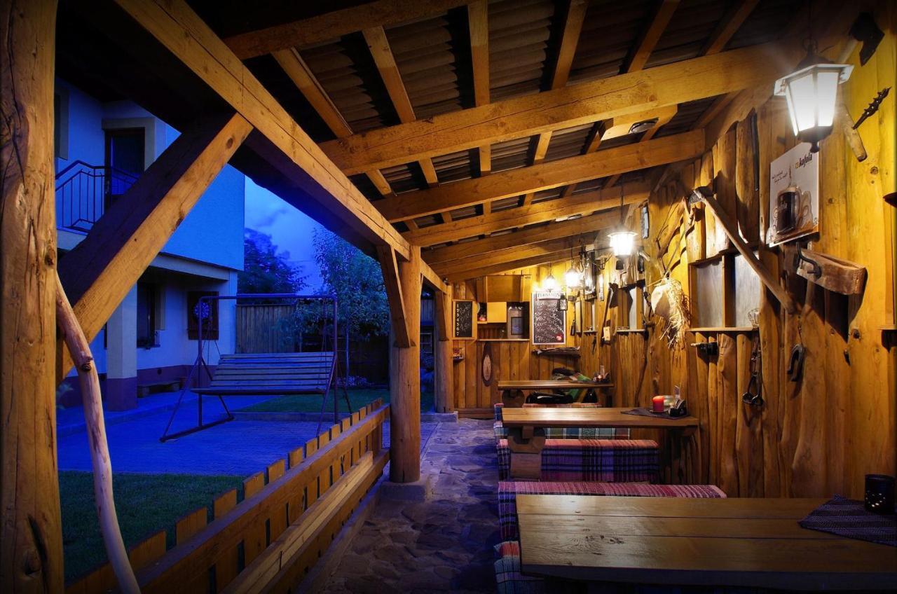 Yellow Paradise House ฮราบูชิเซ ภายนอก รูปภาพ