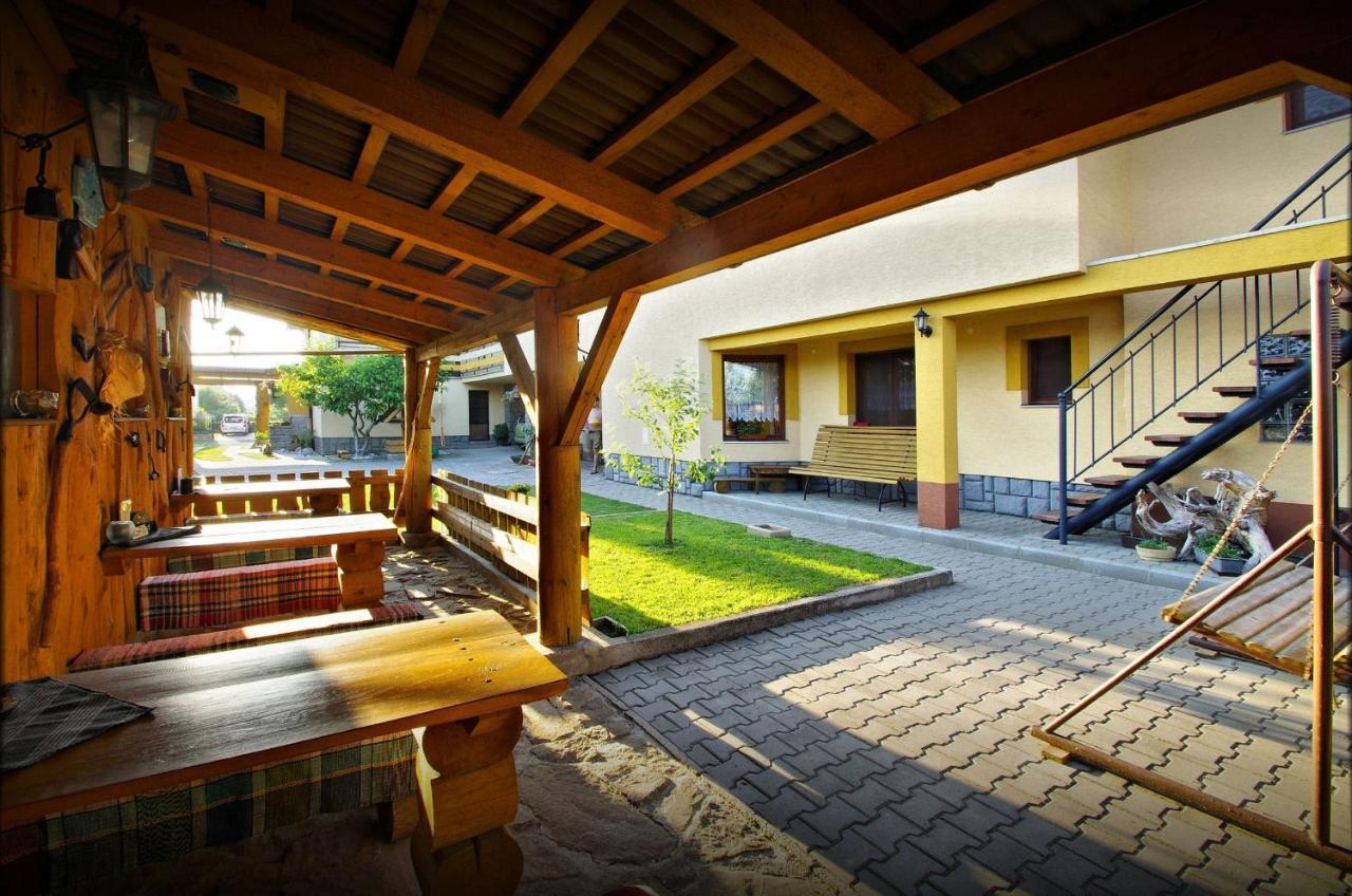 Yellow Paradise House ฮราบูชิเซ ภายนอก รูปภาพ